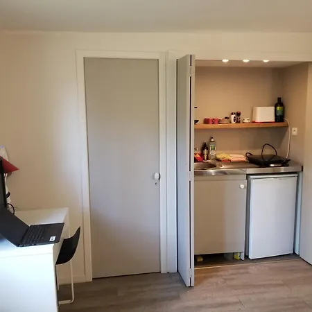 Apartment Louveciennes: Lumineux Independant De 23 M2 *