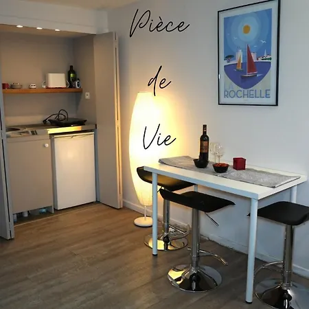 Louveciennes: Lumineux Independant De 23 M2 아파트