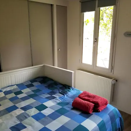 Louveciennes: Lumineux Independant De 23 M2 *